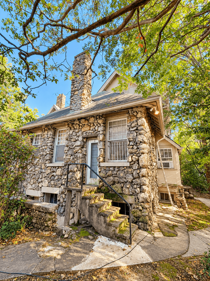 Birmingham Apartment: 2848 Highland Ave