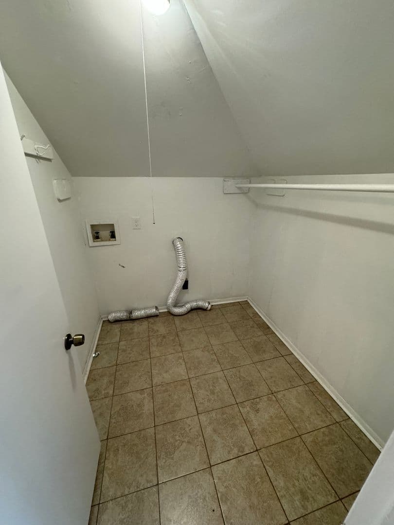 Birmingham Apartment: 2920 Rhodes Circle