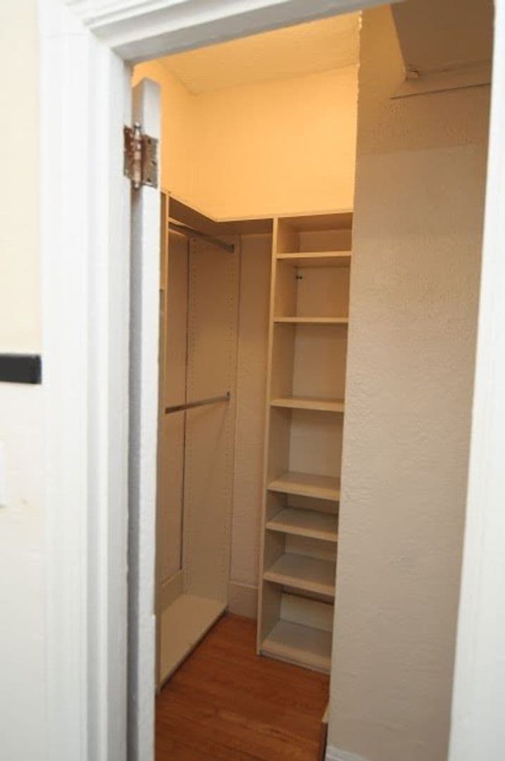 Birmingham Apartment: 2124 Highland Ave South