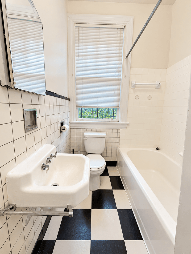 Birmingham Apartment: 2848 Highland Ave