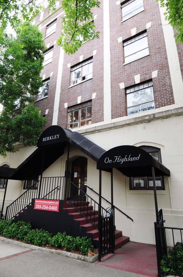Birmingham Apartment: 2124 Highland Ave South
