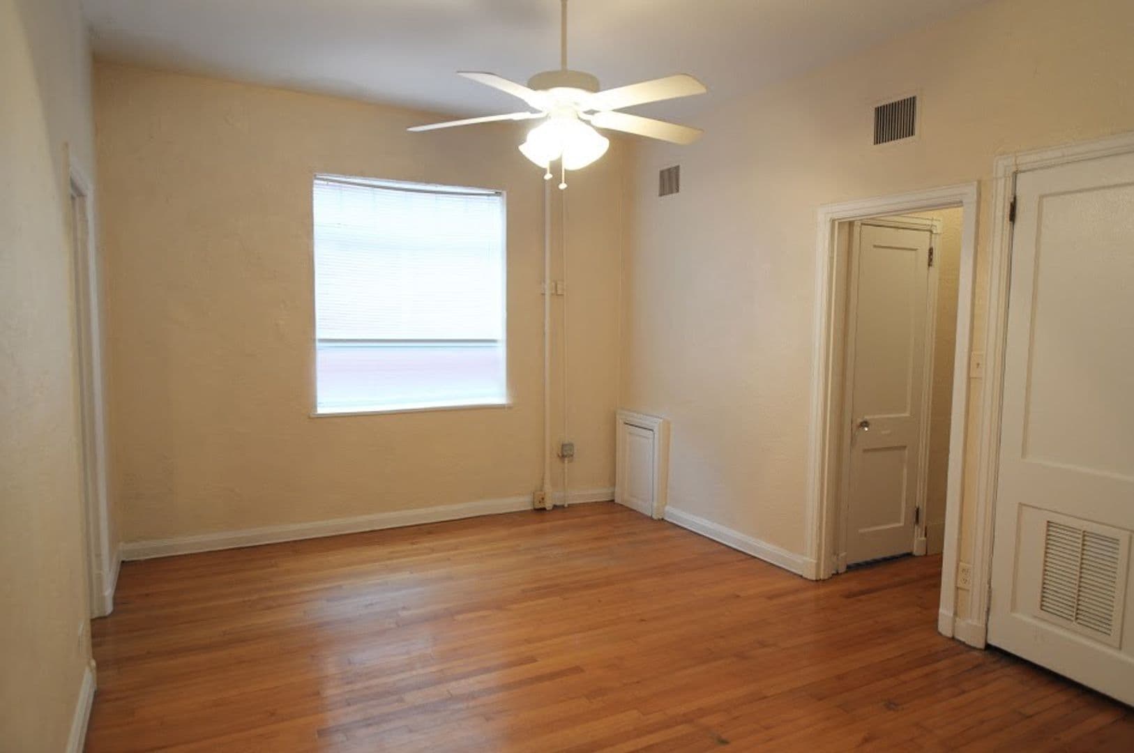 Birmingham Apartment: 2124 Highland Ave South
