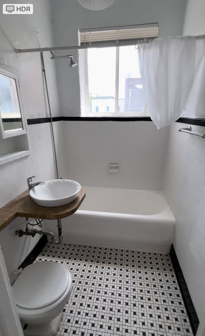 Birmingham Apartment: 2124 Highland Ave South