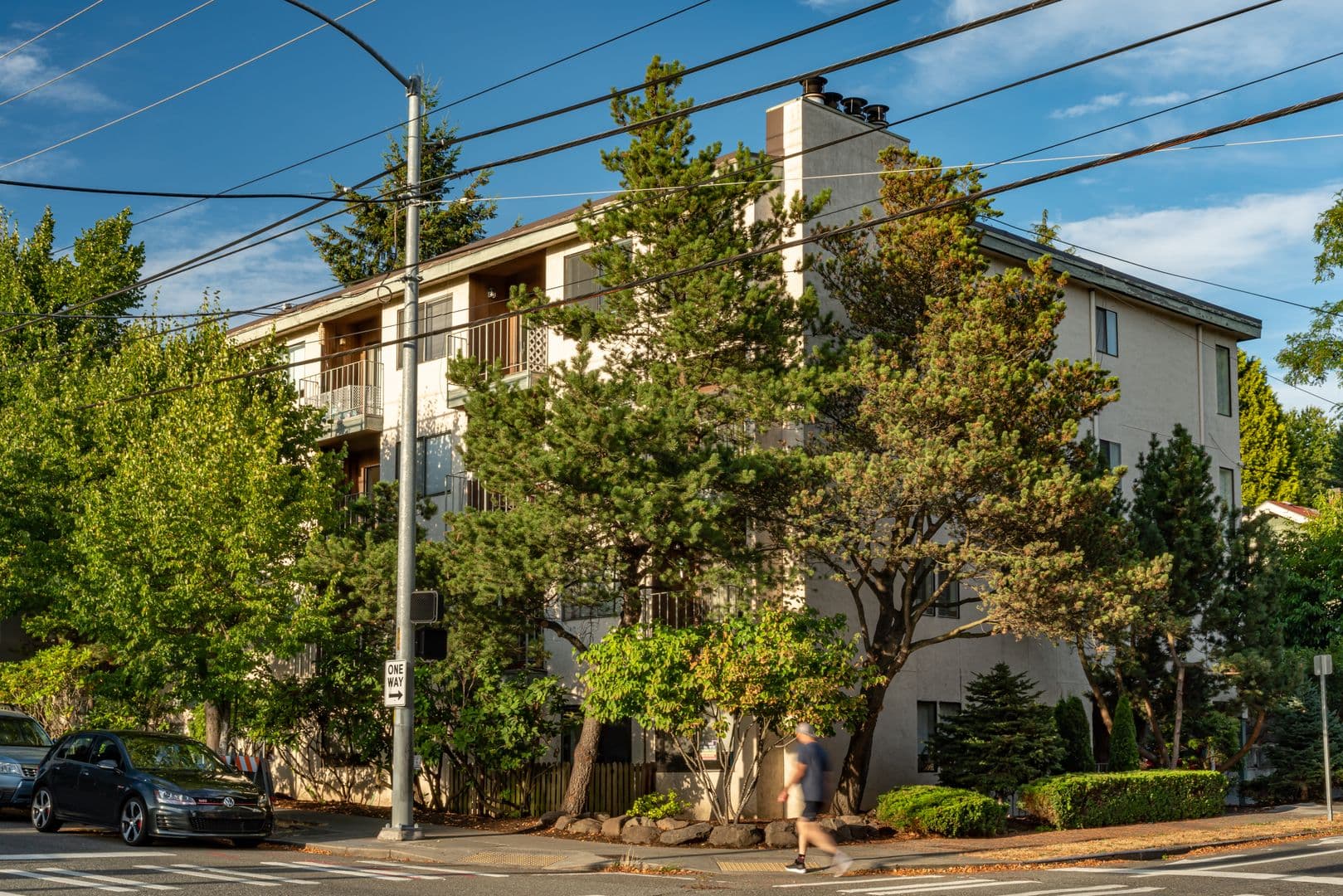Seattle Apartment: 7000 Roosevelt Way NE