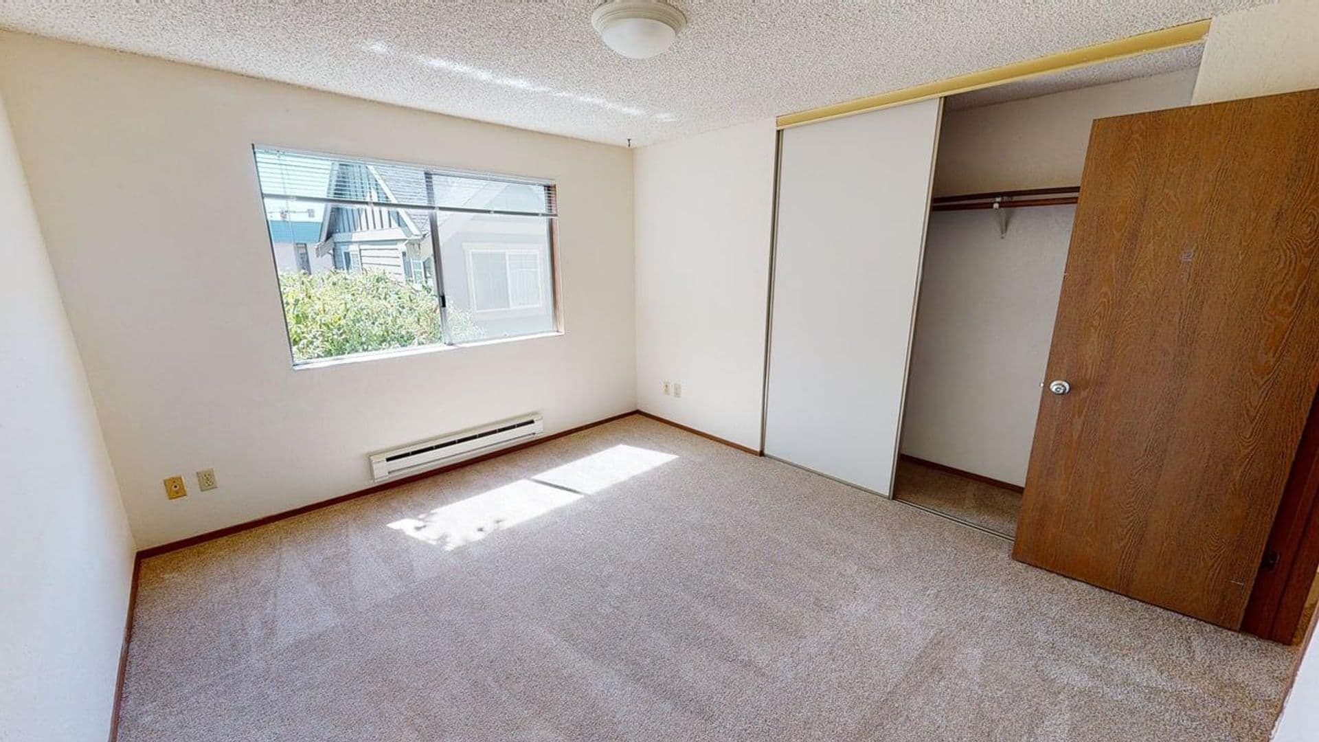 Seattle Apartment: 8746 Phinney Ave N