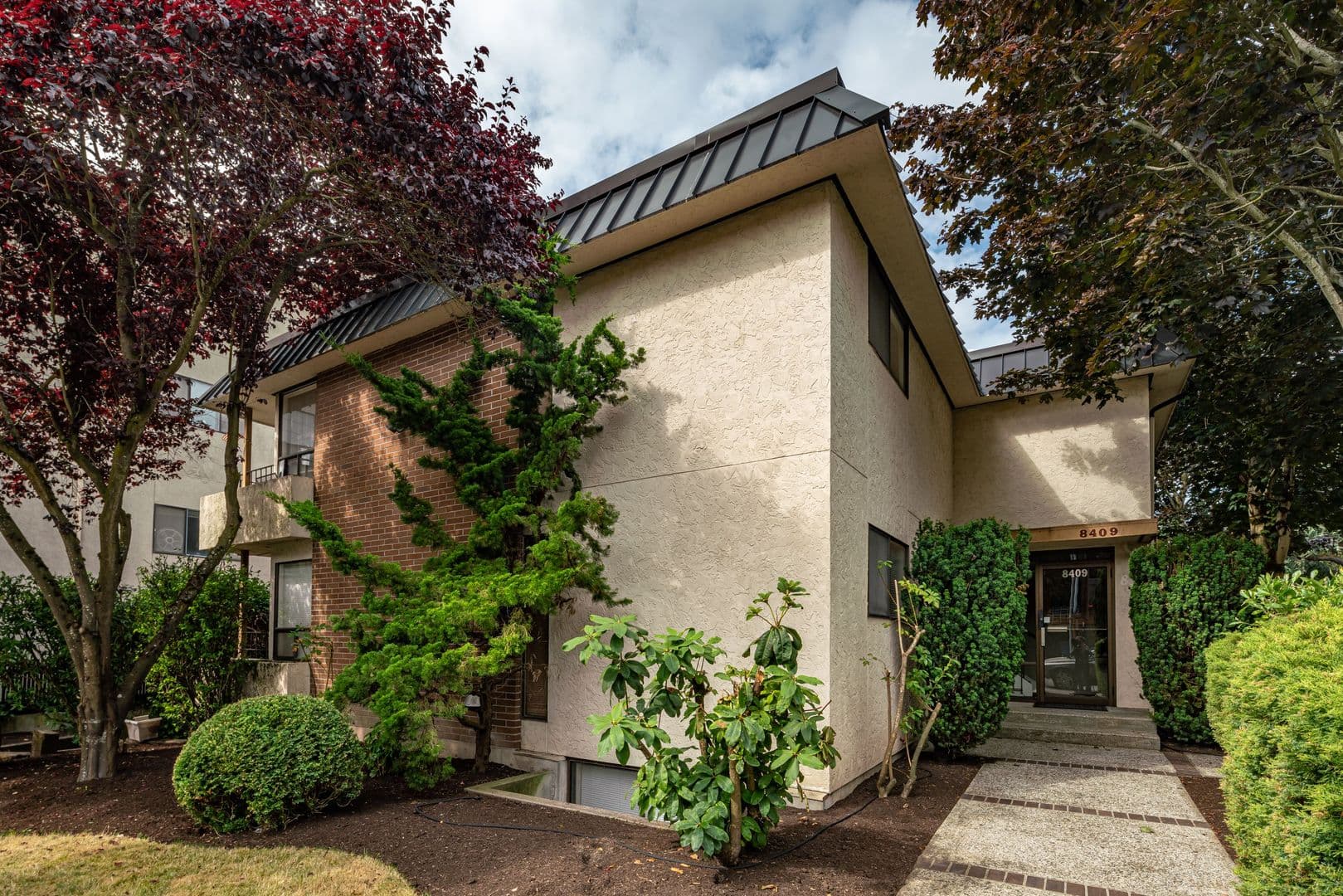 Seattle Apartment: 8409 5th Ave NE