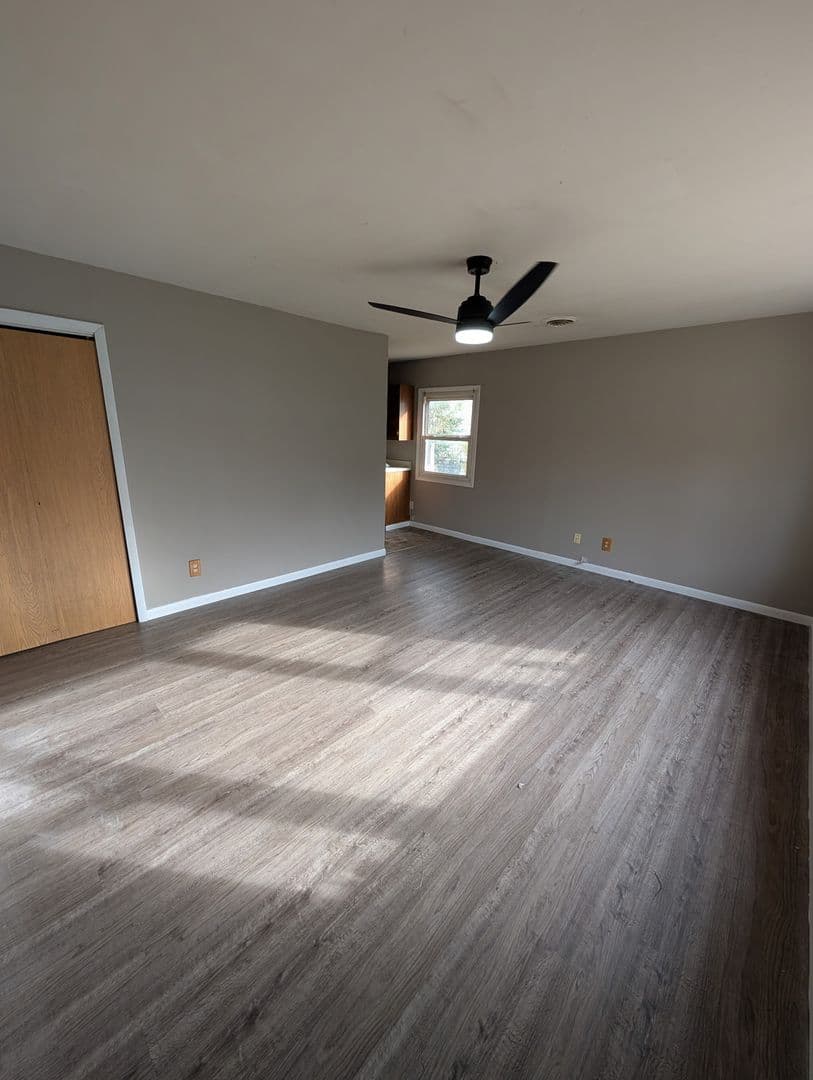 Springfield House: 7 Garnet Ct