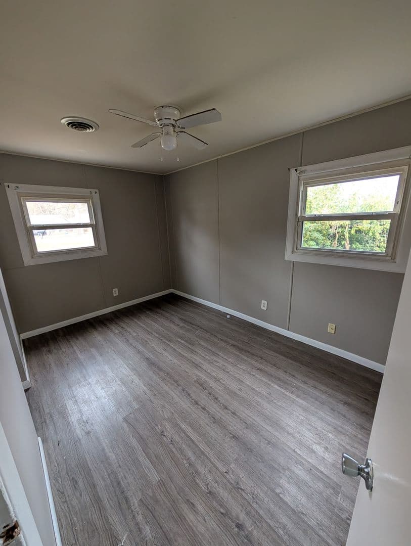 Springfield House: 7 Garnet Ct