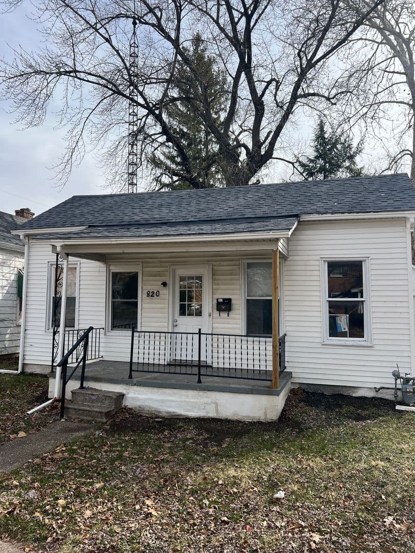 Springfield House: 820 S. Pasfield Street