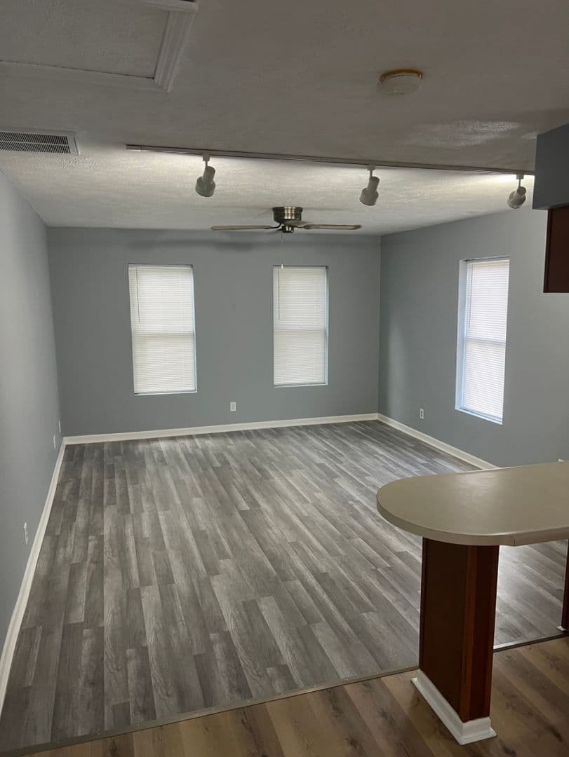 Springfield Apartment: 1007 E. Percy