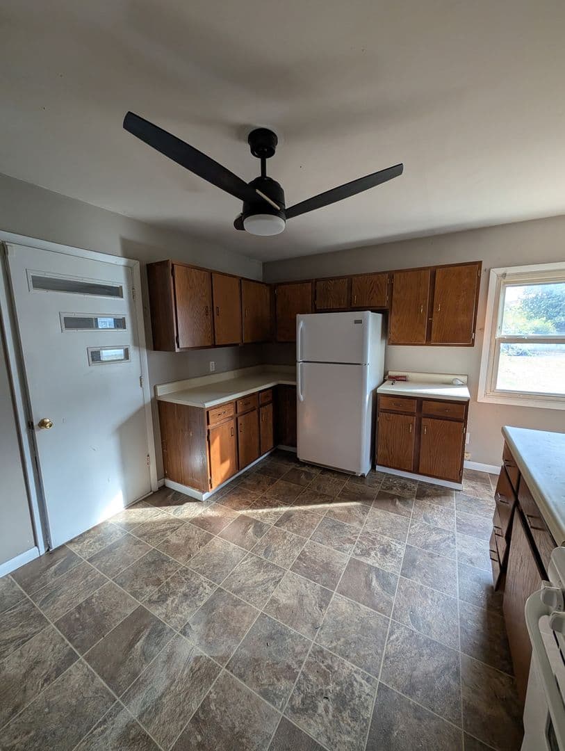 Springfield House: 7 Garnet Ct