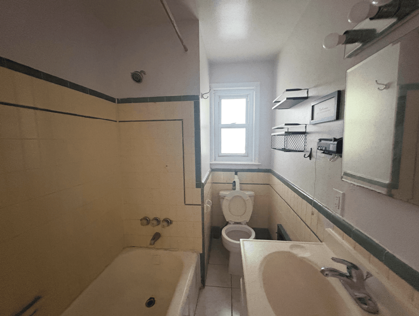 Philadelphia Apartment: 1500 Lardner St.
