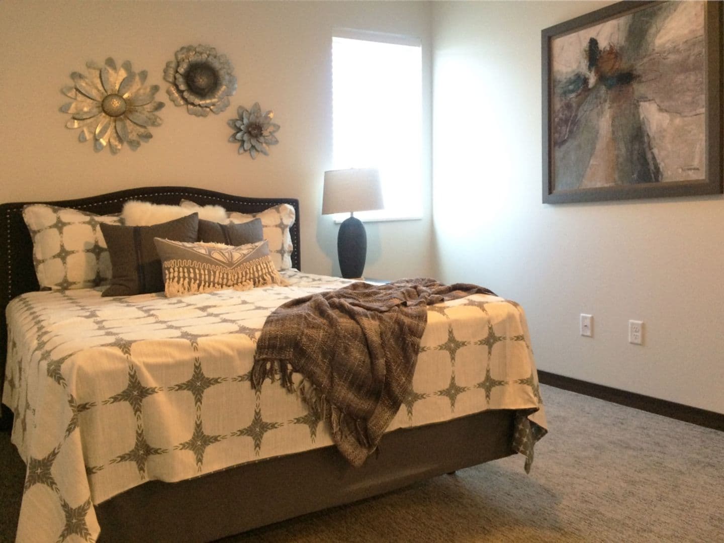 Watertown Apartment: One and Two Willow Creek Apartments