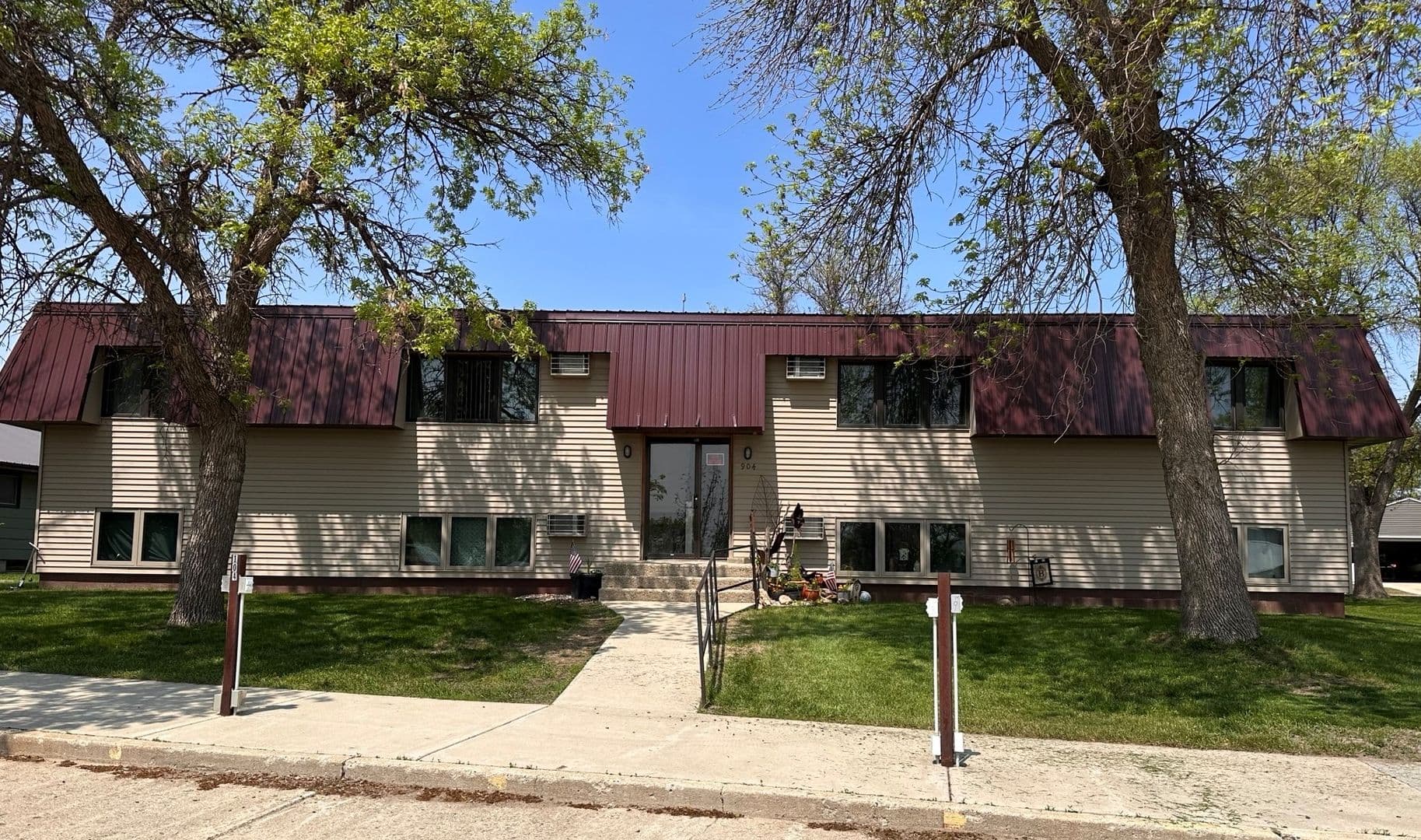 Britton Apartment: 902 & 904 9th Street