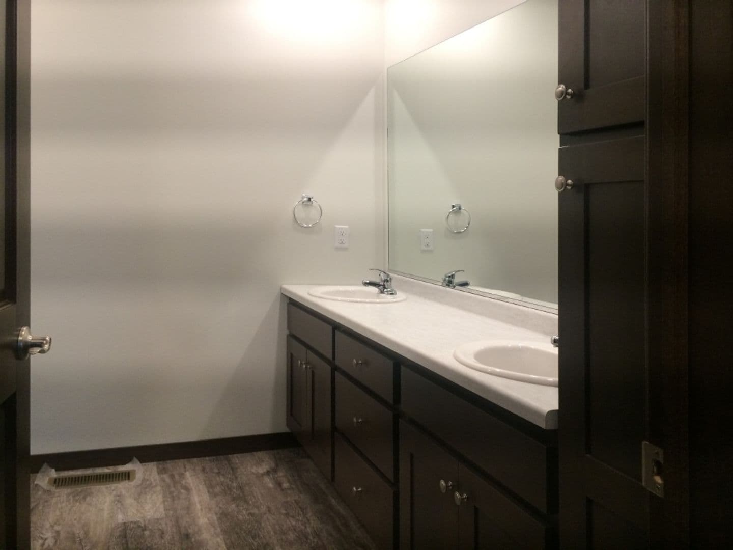 Watertown Apartment: One and Two Willow Creek Apartments