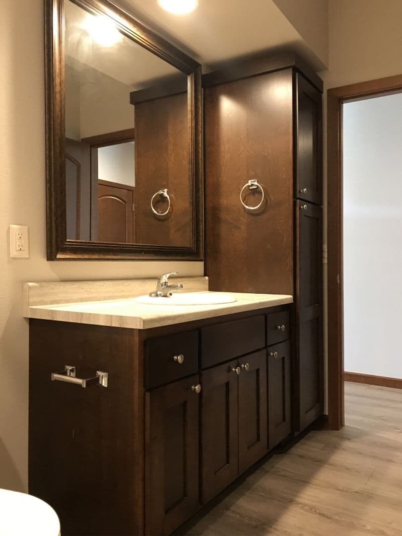 Watertown Apartment: One and Two Willow Creek Apartments