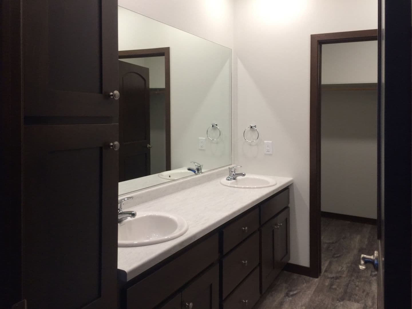 Watertown Apartment: One and Two Willow Creek Apartments