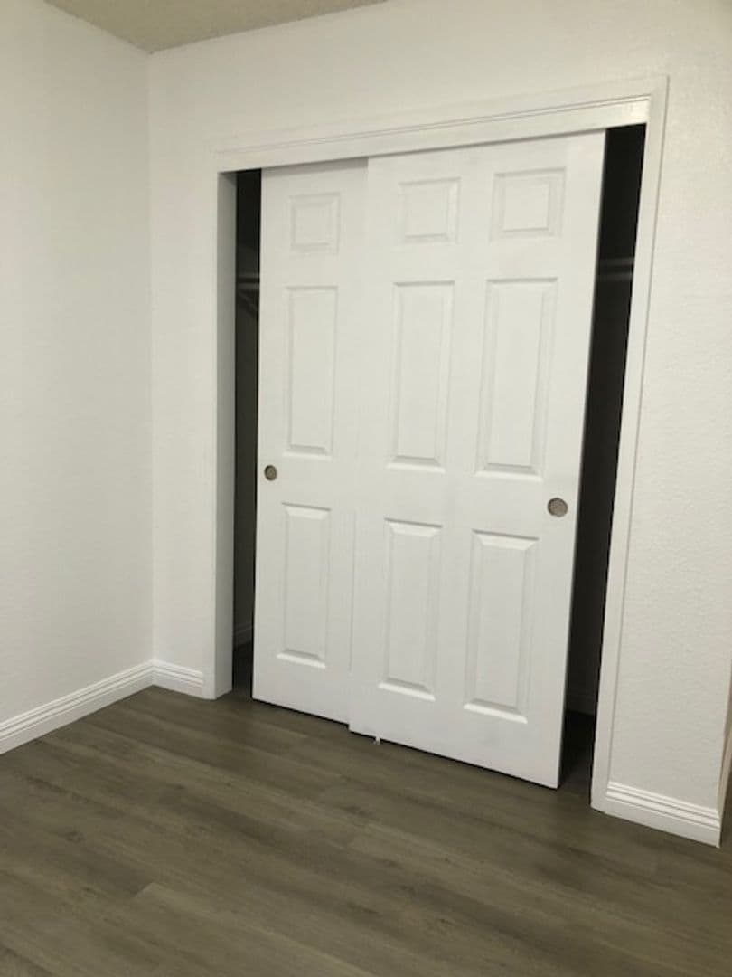 Fresno Apartment: 3223 - 3235 W Clinton Ave