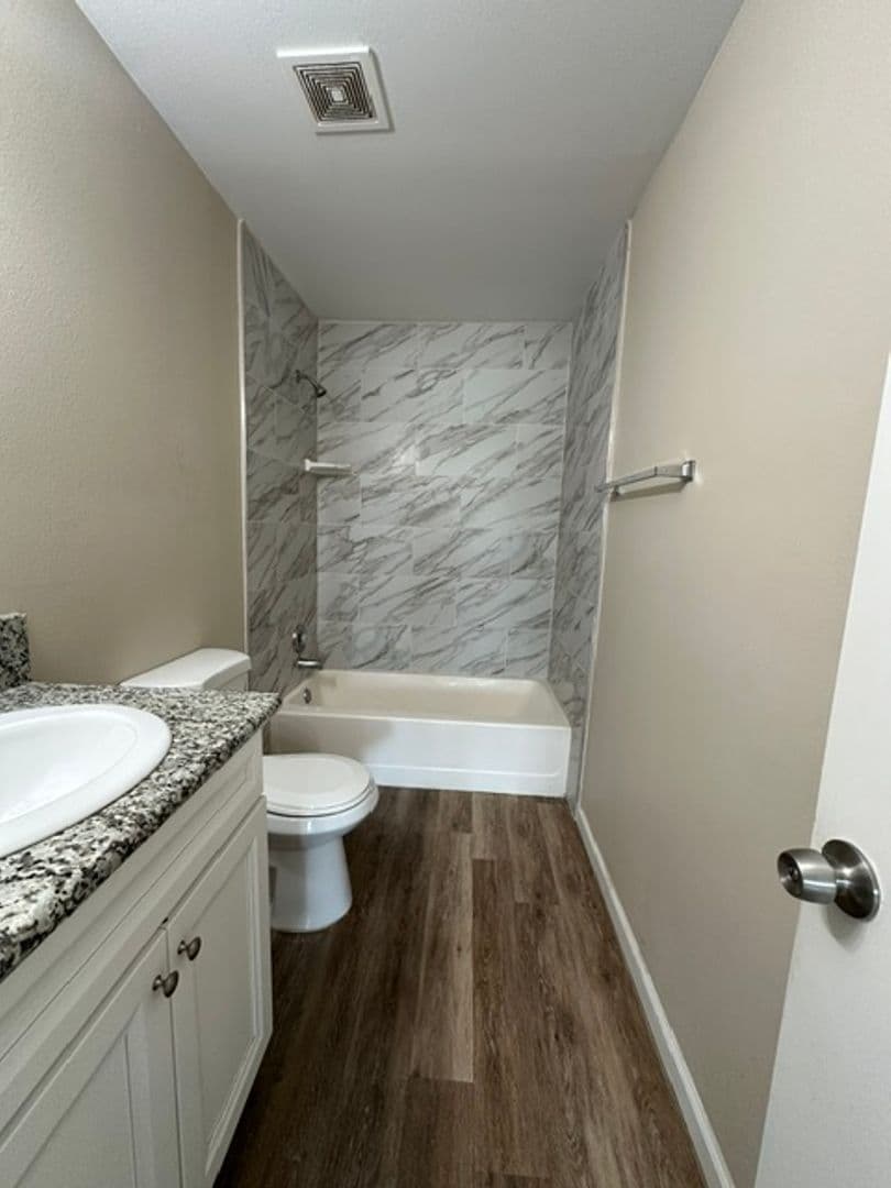 Fresno Apartment: 2025 E Pontiac Way