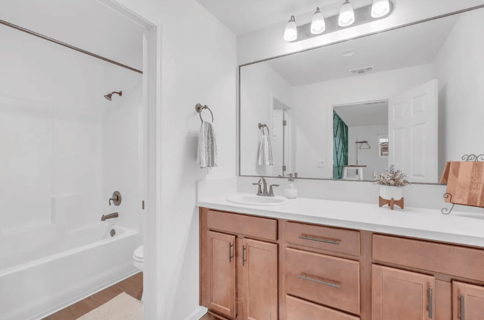 Fresno House: 7399 E Homan Ave
