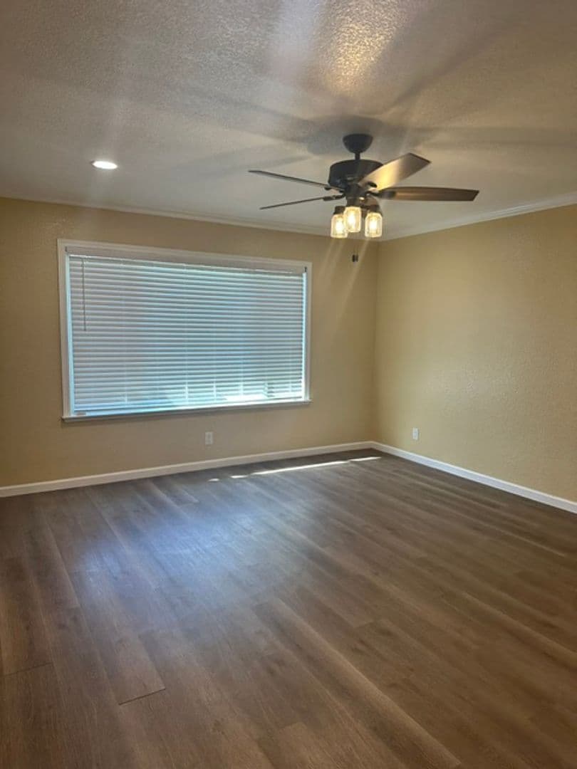 Fresno House: 5763 E Tarpey Dr