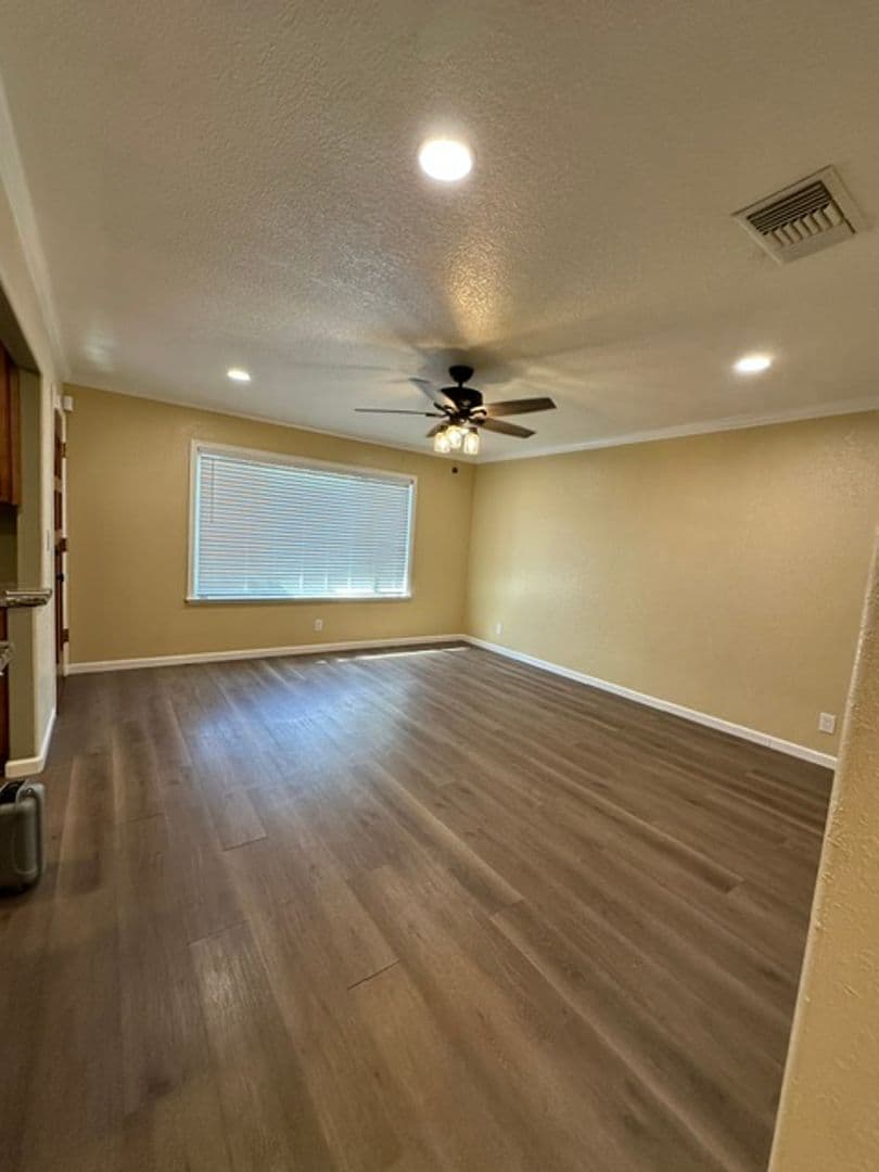 Fresno House: 5763 E Tarpey Dr