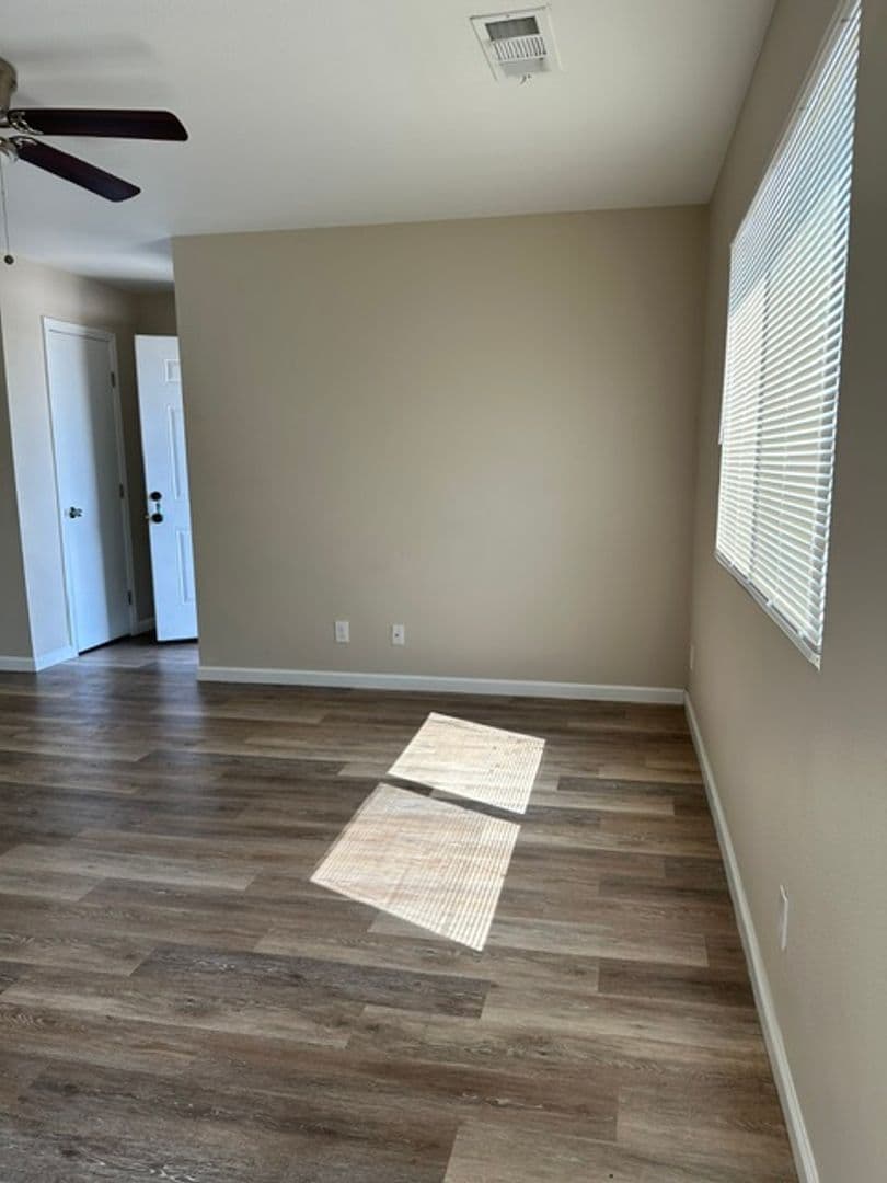 Fresno Apartment: 2025 E Pontiac Way