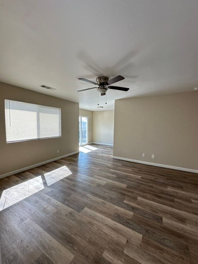 Fresno Apartment: 2025 E Pontiac Way