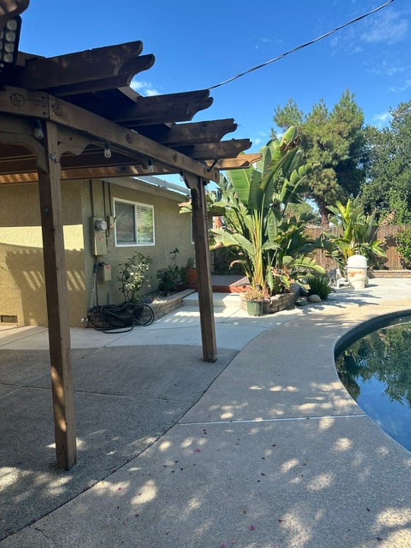 Fresno House: 5763 E Tarpey Dr