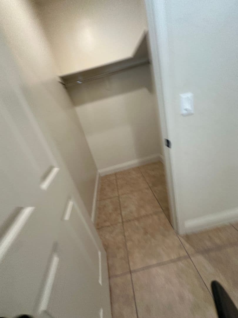 Parlier House: 13523 E Ann Ave