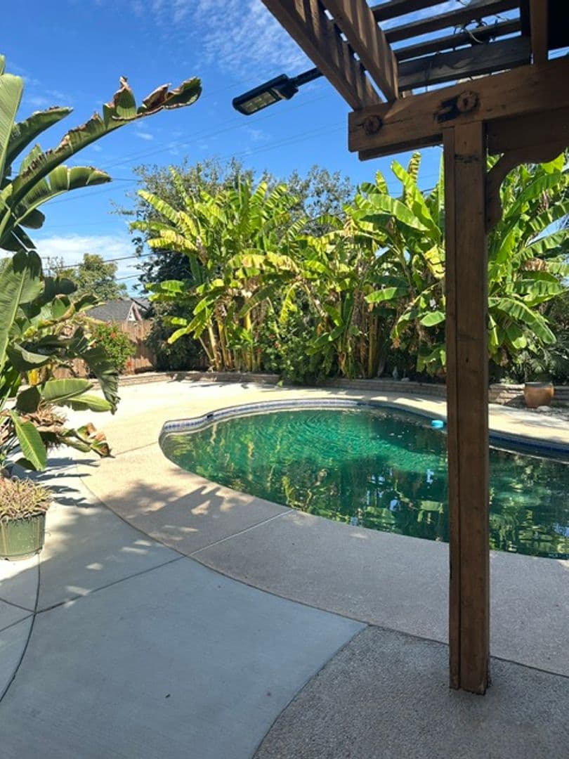 Fresno House: 5763 E Tarpey Dr