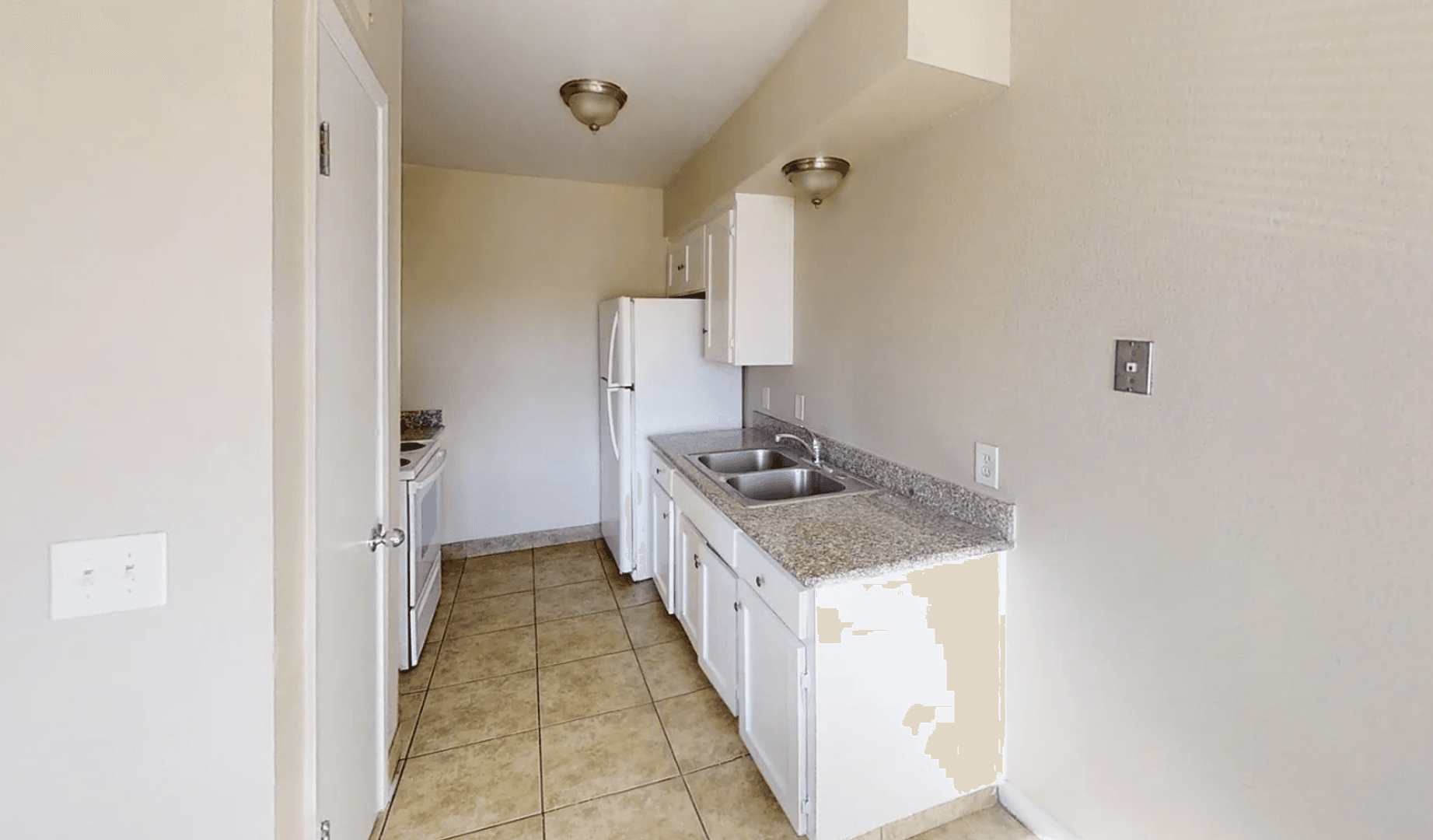 Fresno Apartment: 2025 E Pontiac Way