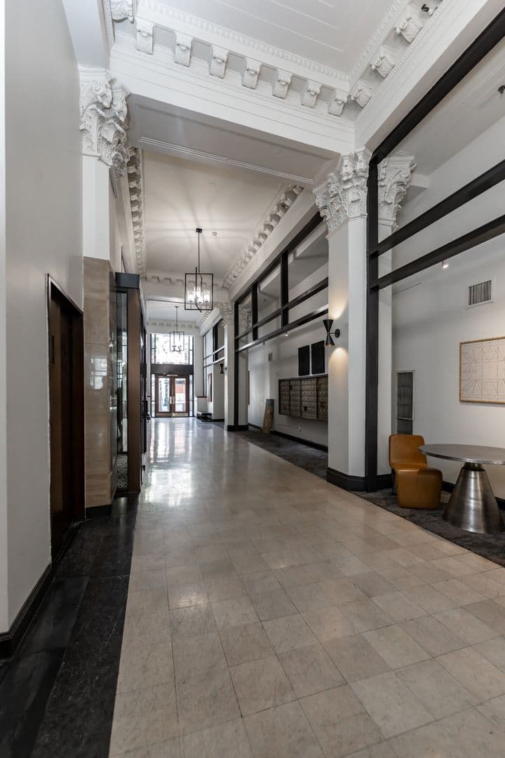 Memphis Apartment: 10 S Main St