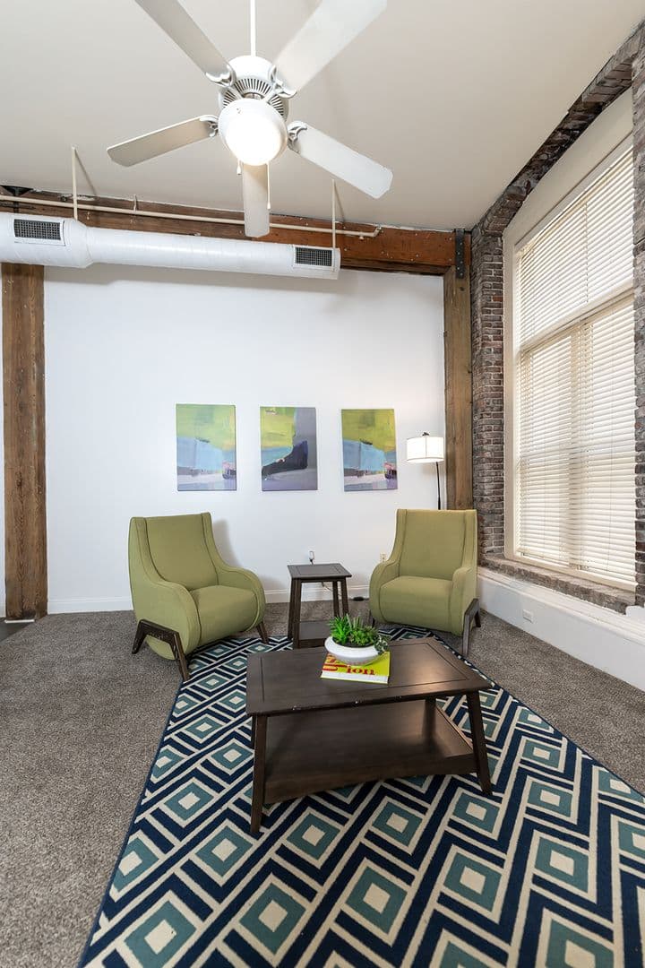 Memphis Apartment: 60 S Main St