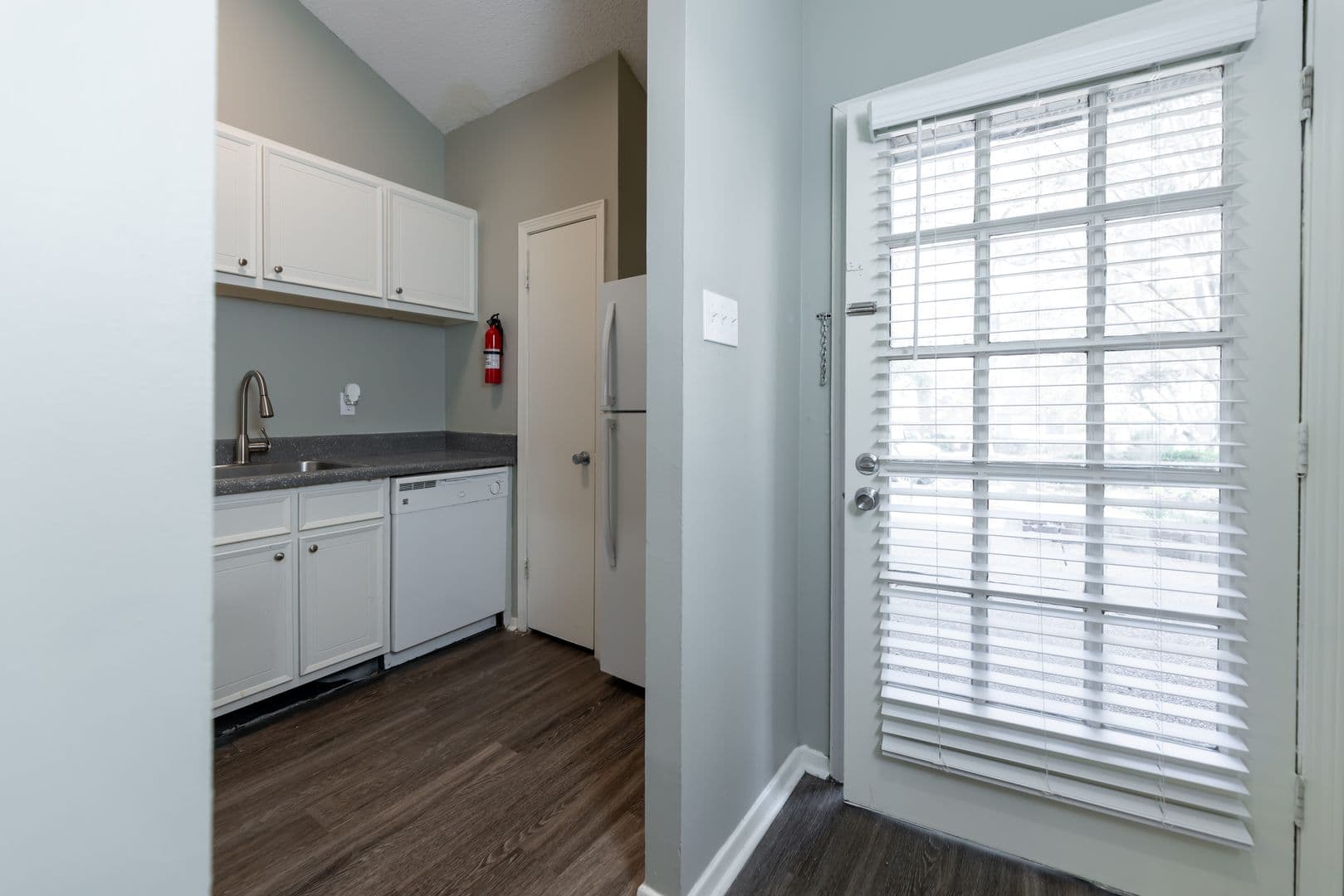 Cordova Apartment: 6977 Amberly Village Dr