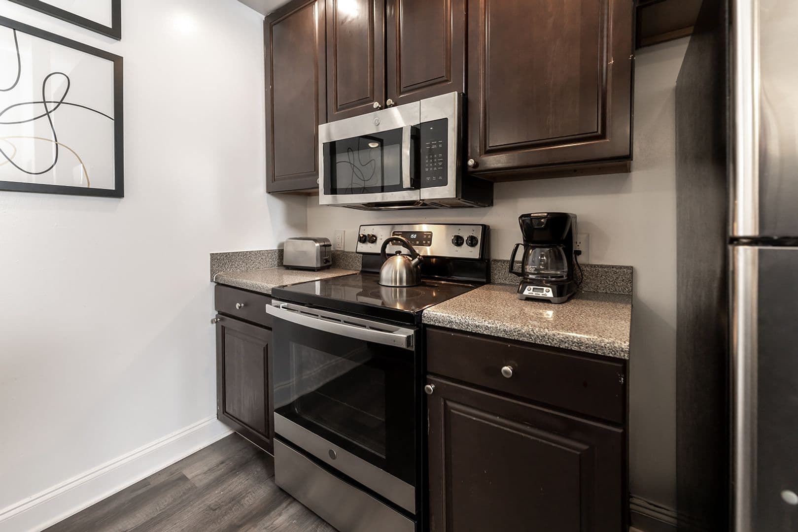Memphis Apartment: 60 S Main St