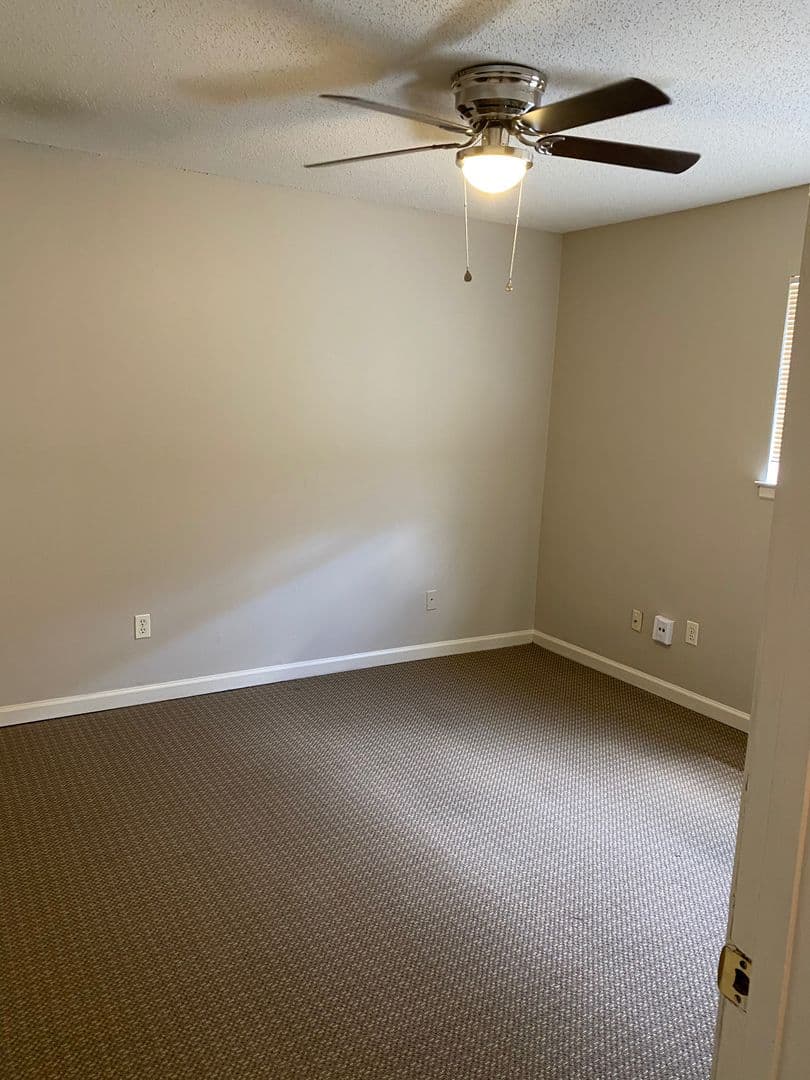 Memphis Apartment: 2780 Madison Ave