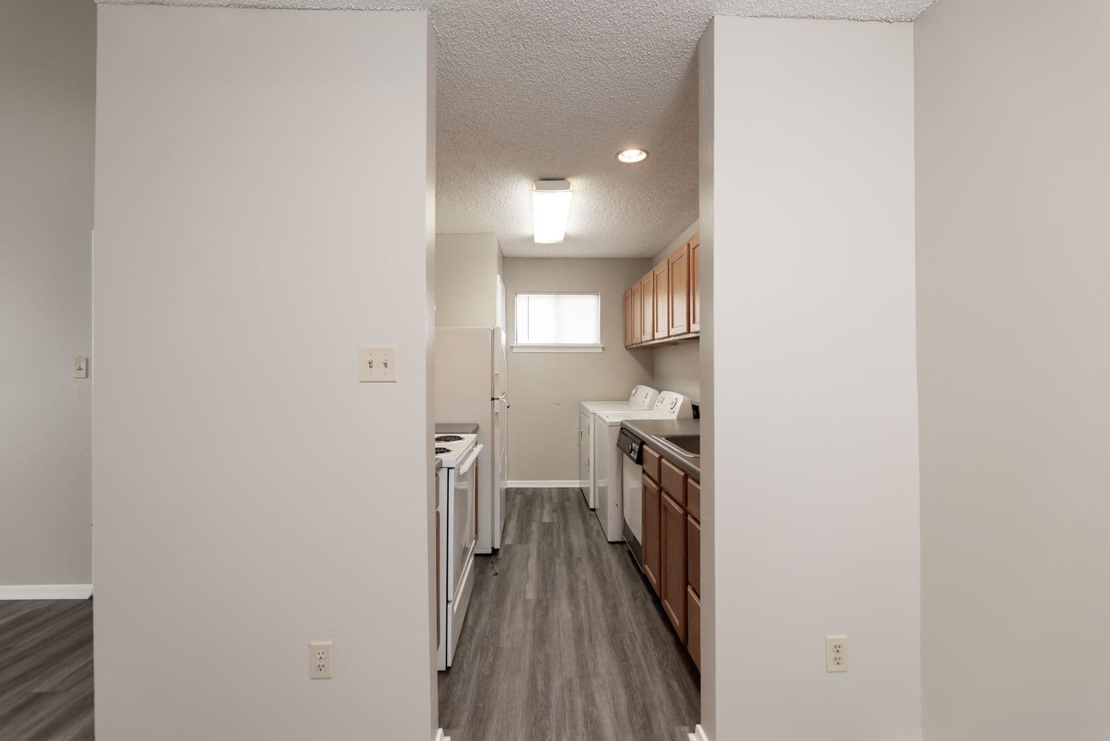 Memphis Apartment: 560 South Jefferson Place