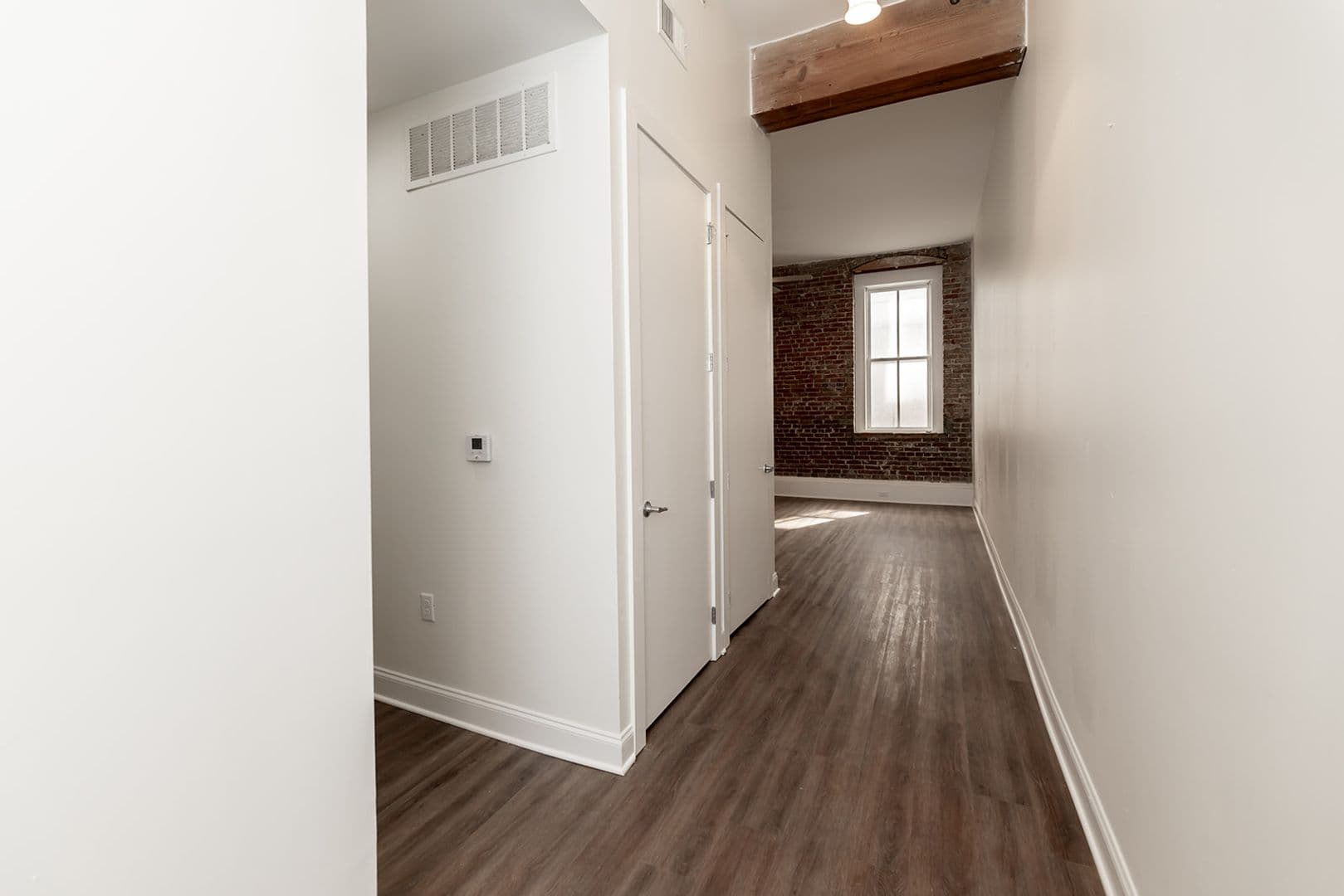 Memphis Apartment: 60 S Main St