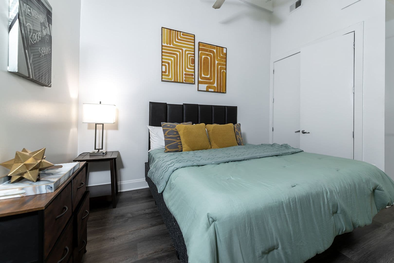 Memphis Apartment: 60 S Main St