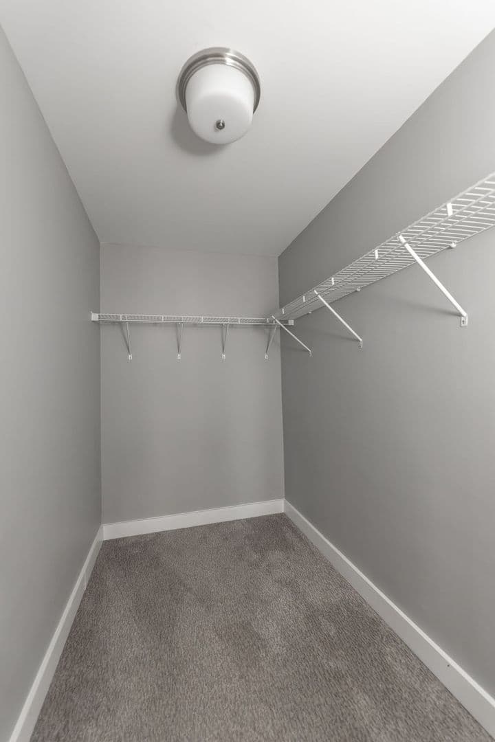 Memphis Apartment: 10 S Main St