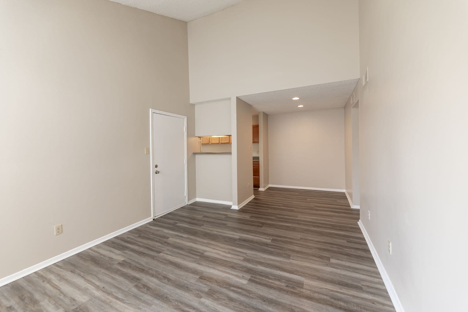 Memphis Apartment: 560 South Jefferson Place