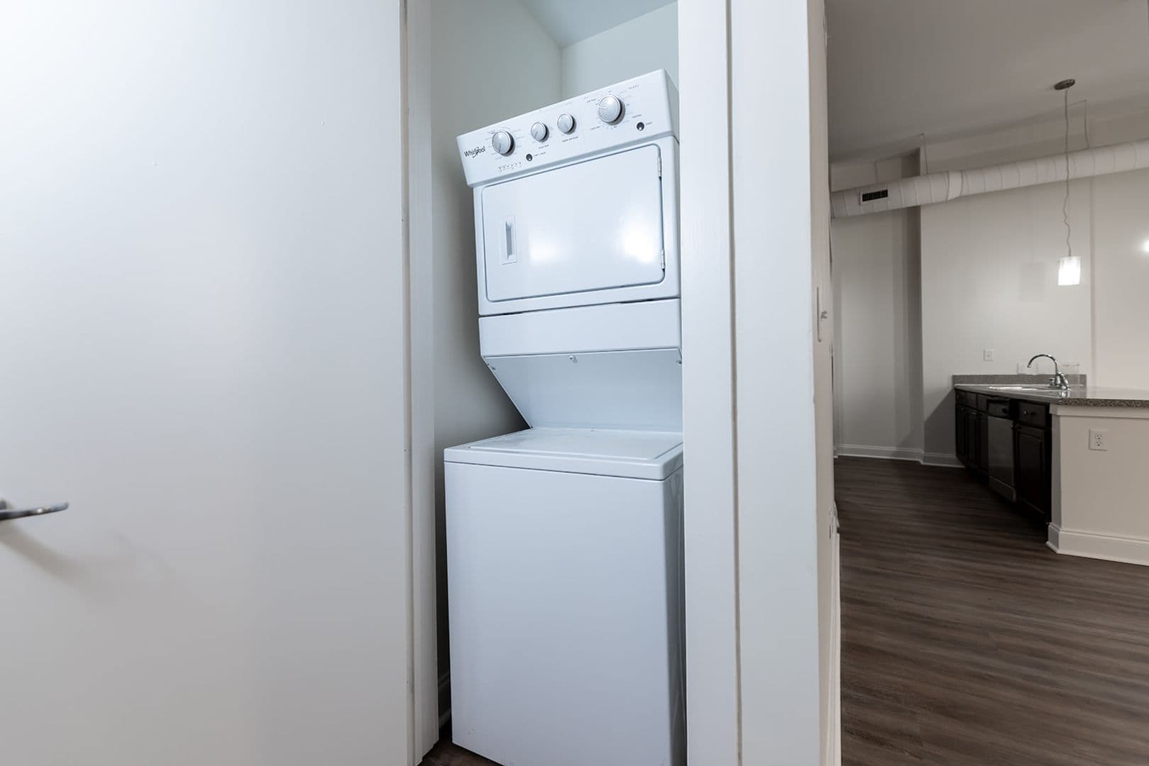 Memphis Apartment: 60 S Main St