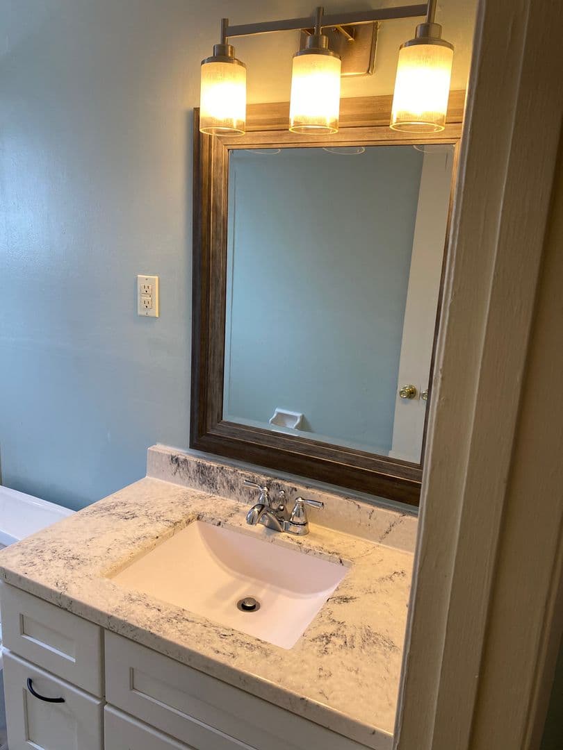 Memphis Apartment: 2780 Madison Ave