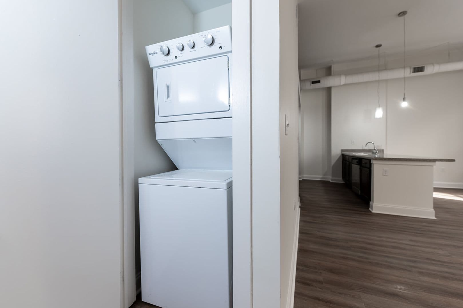 Memphis Apartment: 60 S Main St