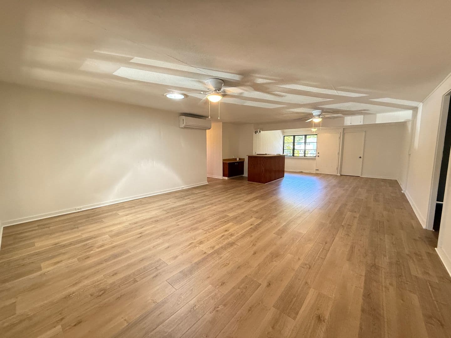 Honolulu Apartment: 35 Country Club Road