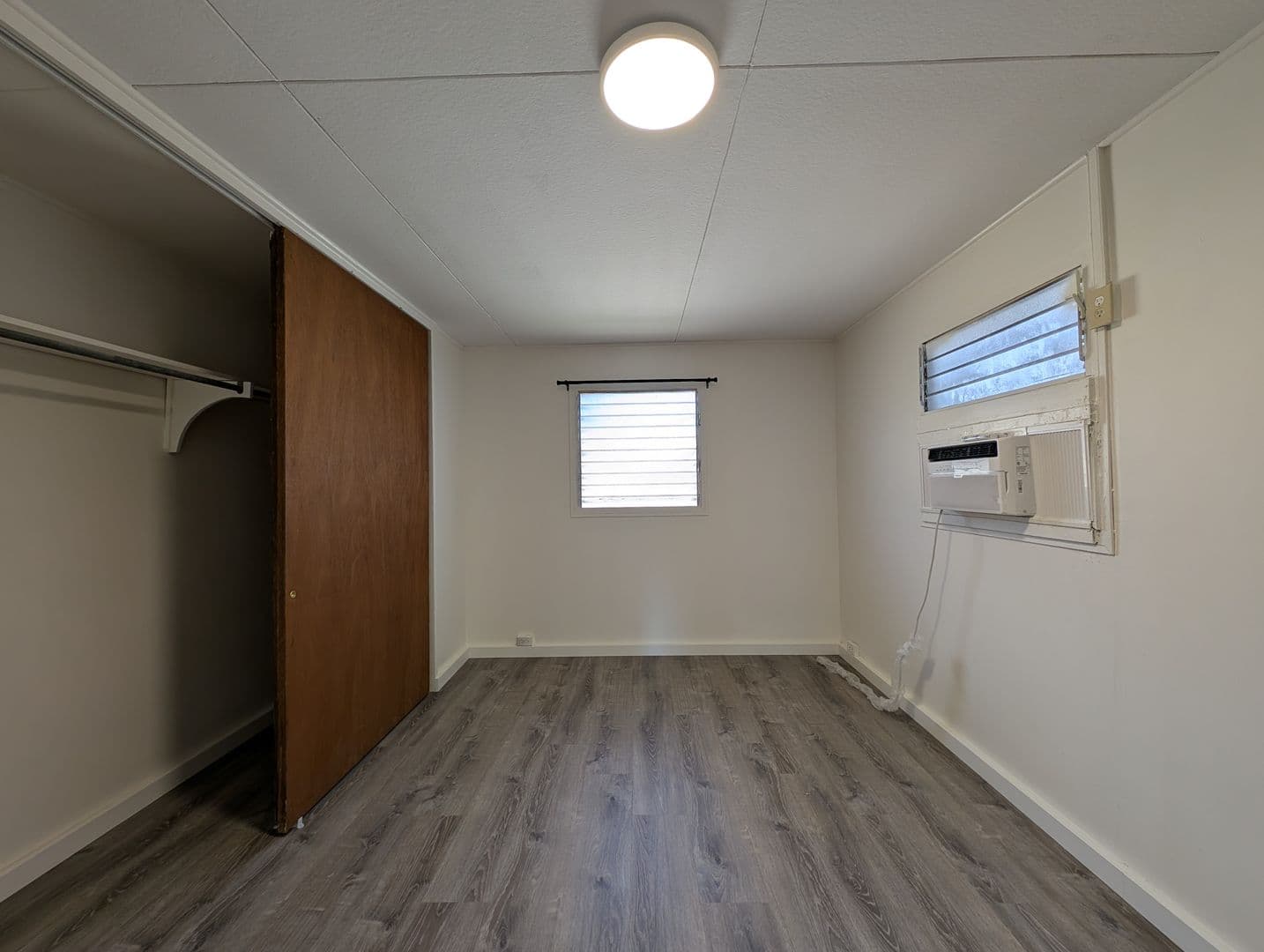 Honolulu Apartment: 1267 Rycroft Street