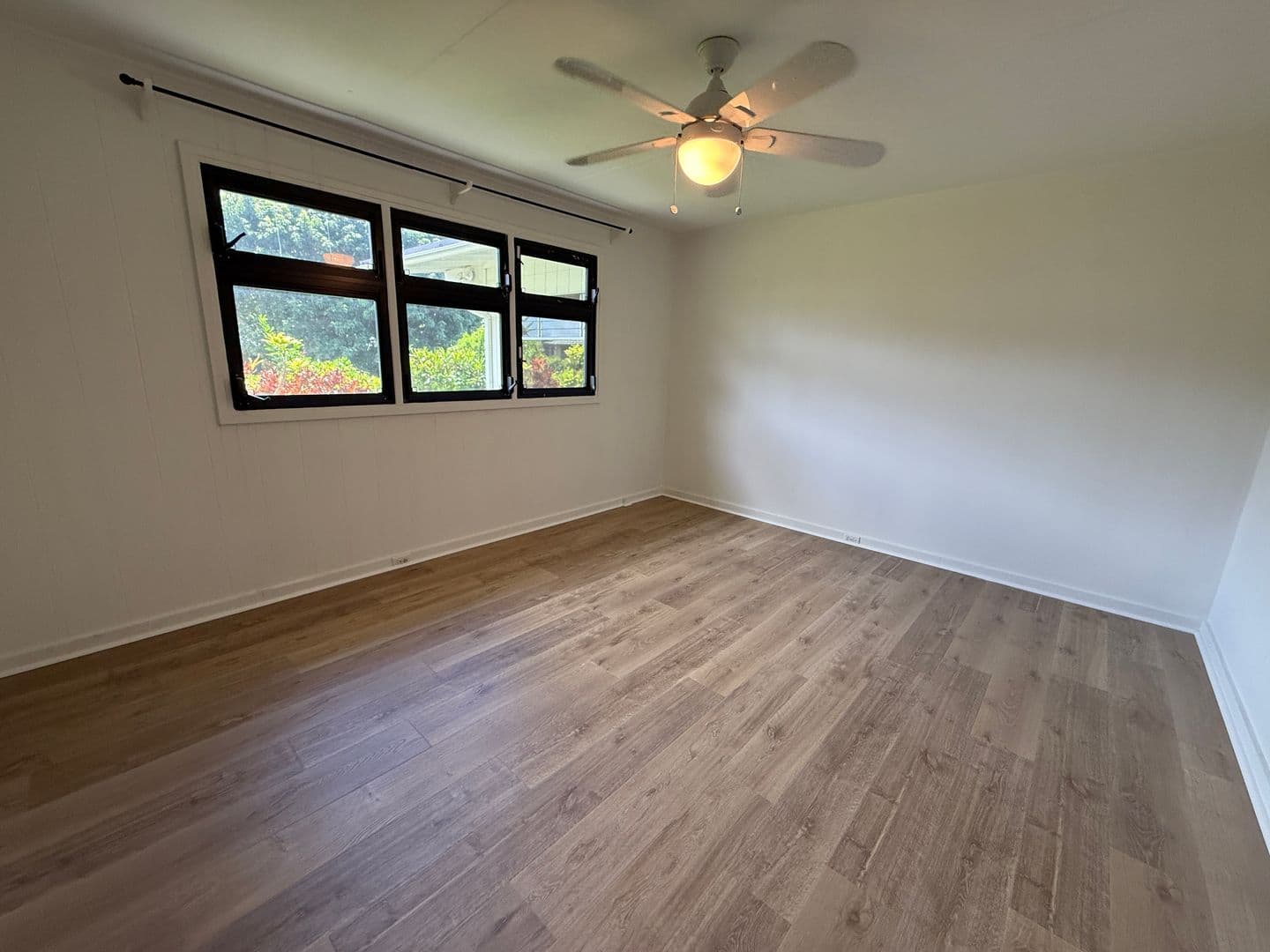 Honolulu Apartment: 35 Country Club Road
