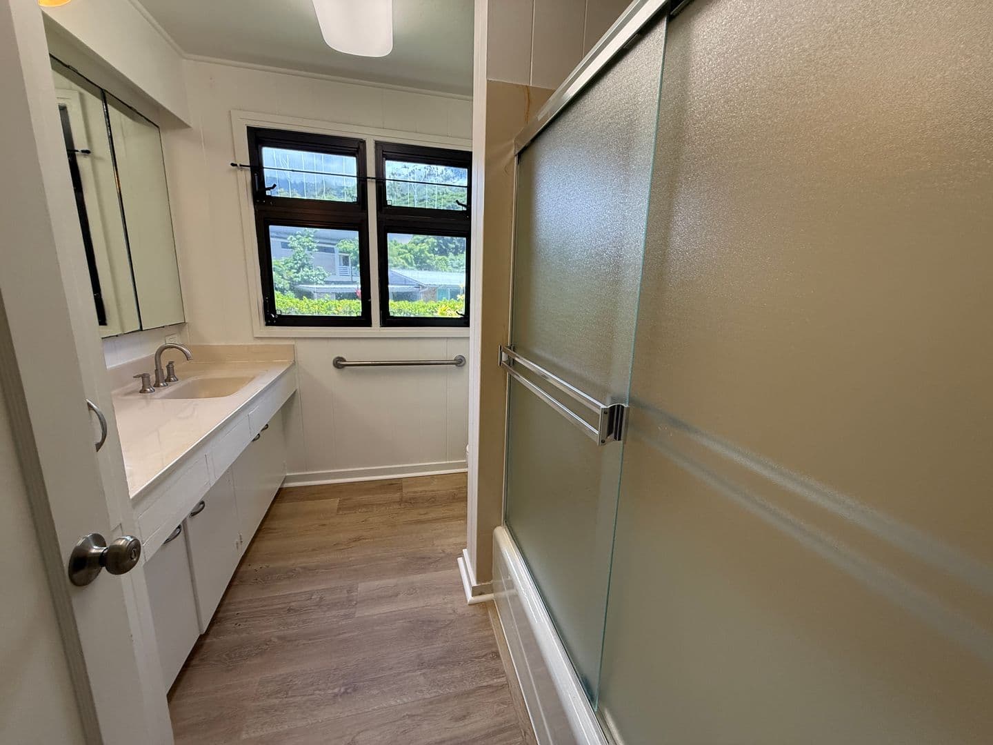 Honolulu Apartment: 35 Country Club Road