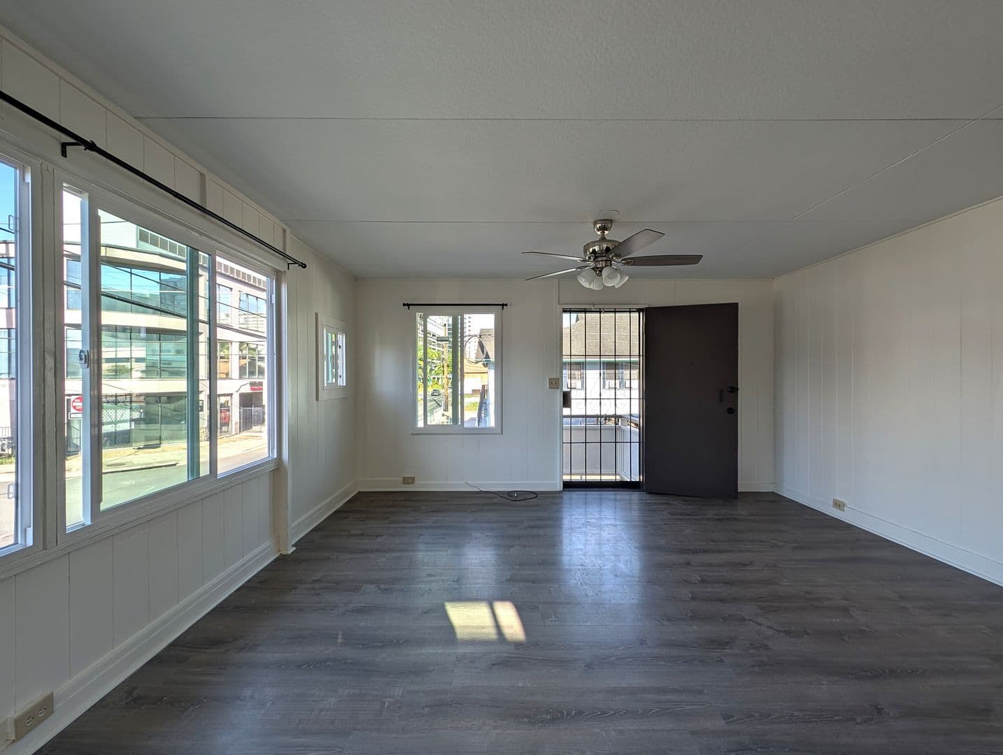 Honolulu Apartment: 1267 Rycroft Street